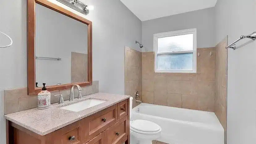 905 2